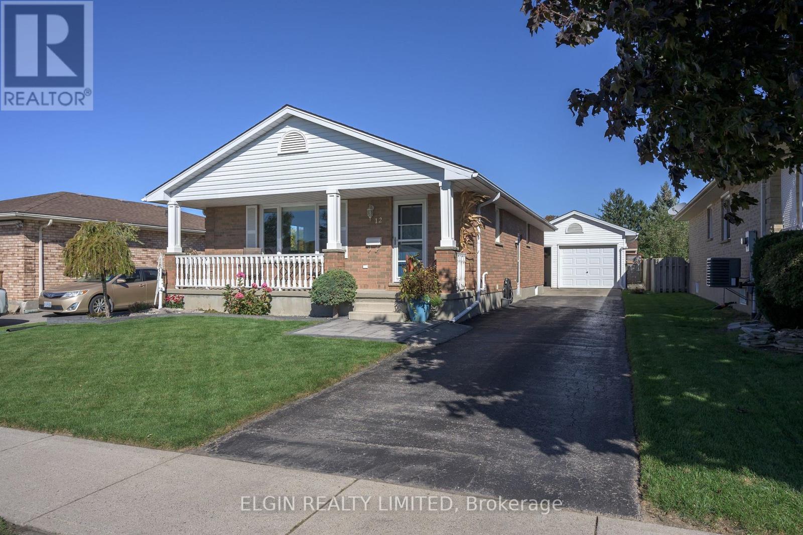 12 RICKWOOD PLACE, St. Thomas, Ontario