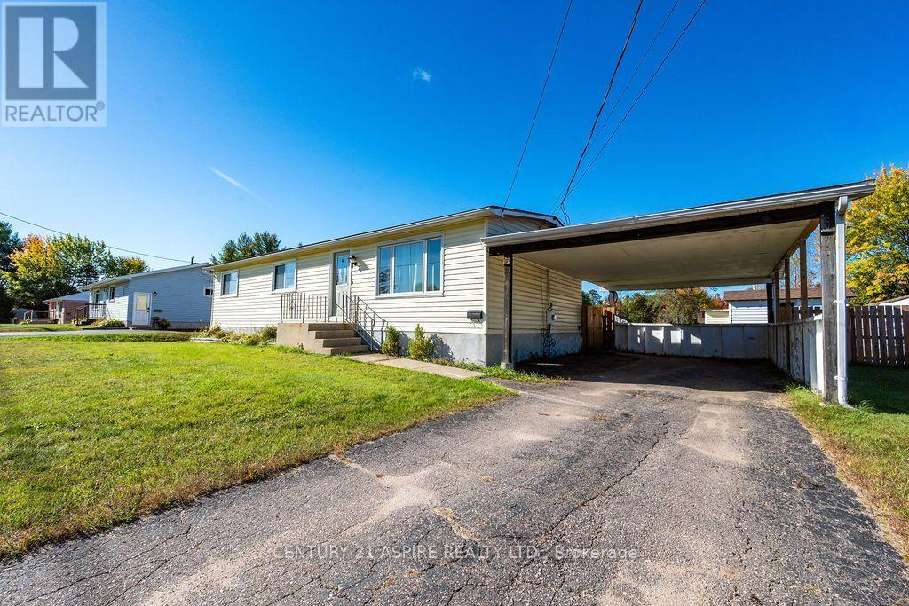 7 William Street, Petawawa, Ontario  K8H 2K3 - Photo 2 - X13879726