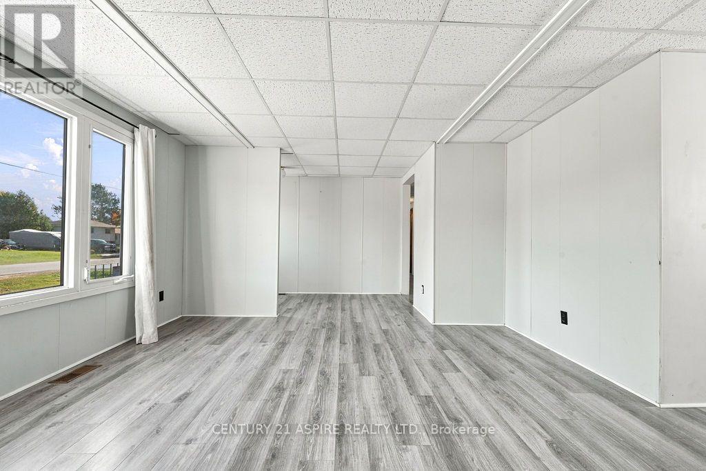 7 William Street, Petawawa, Ontario  K8H 2K3 - Photo 5 - X13879726