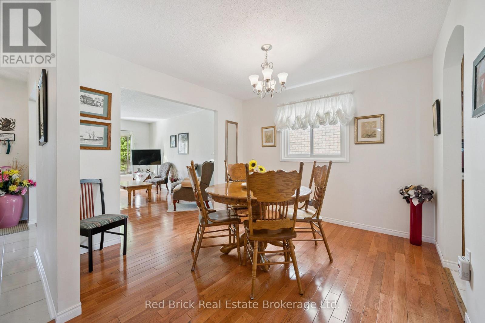 744 Woodhill Drive, Centre Wellington, Ontario  N1M 3N2 - Photo 10 - X13879696