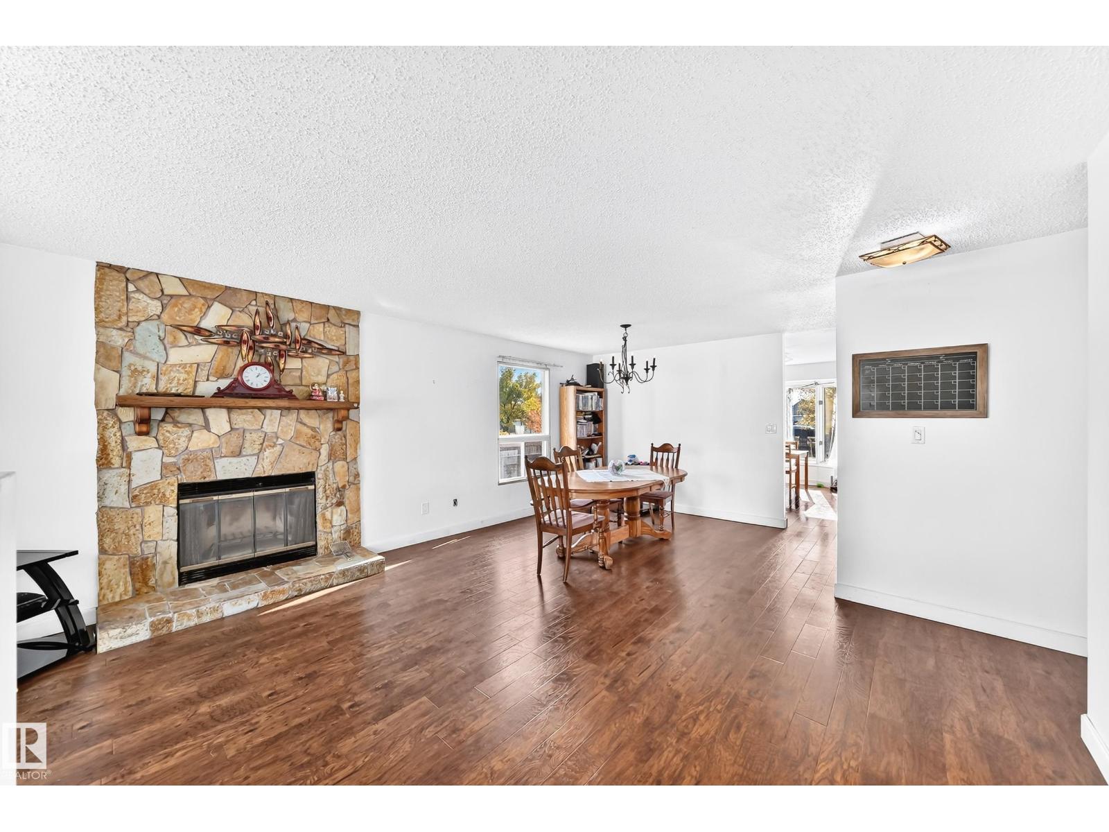 2415 145 AV NW