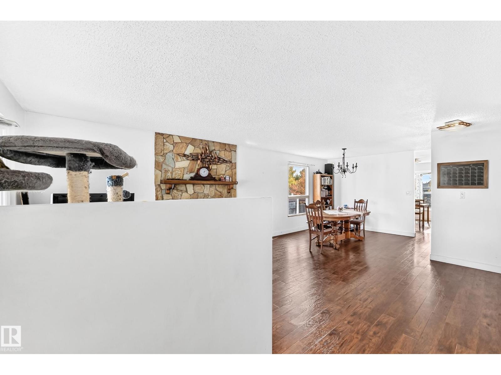 2415 145 AV NW