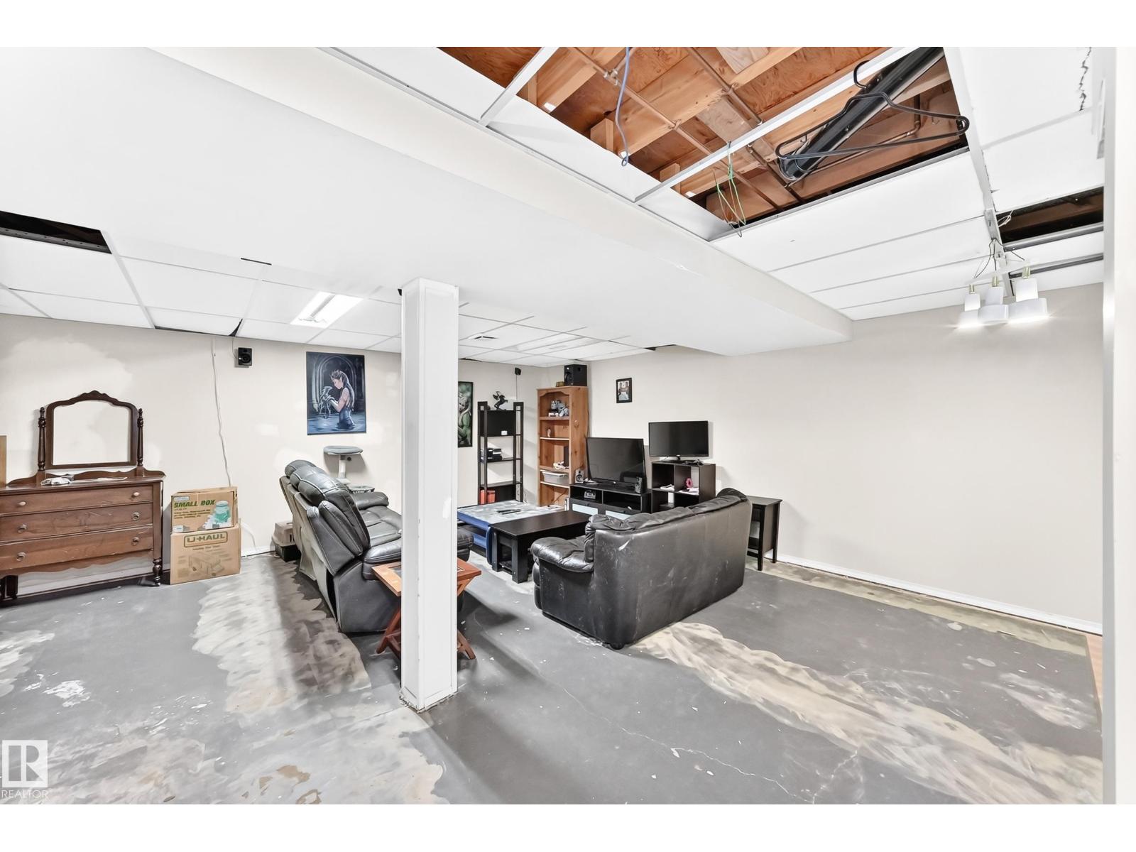 2415 145 AV NW