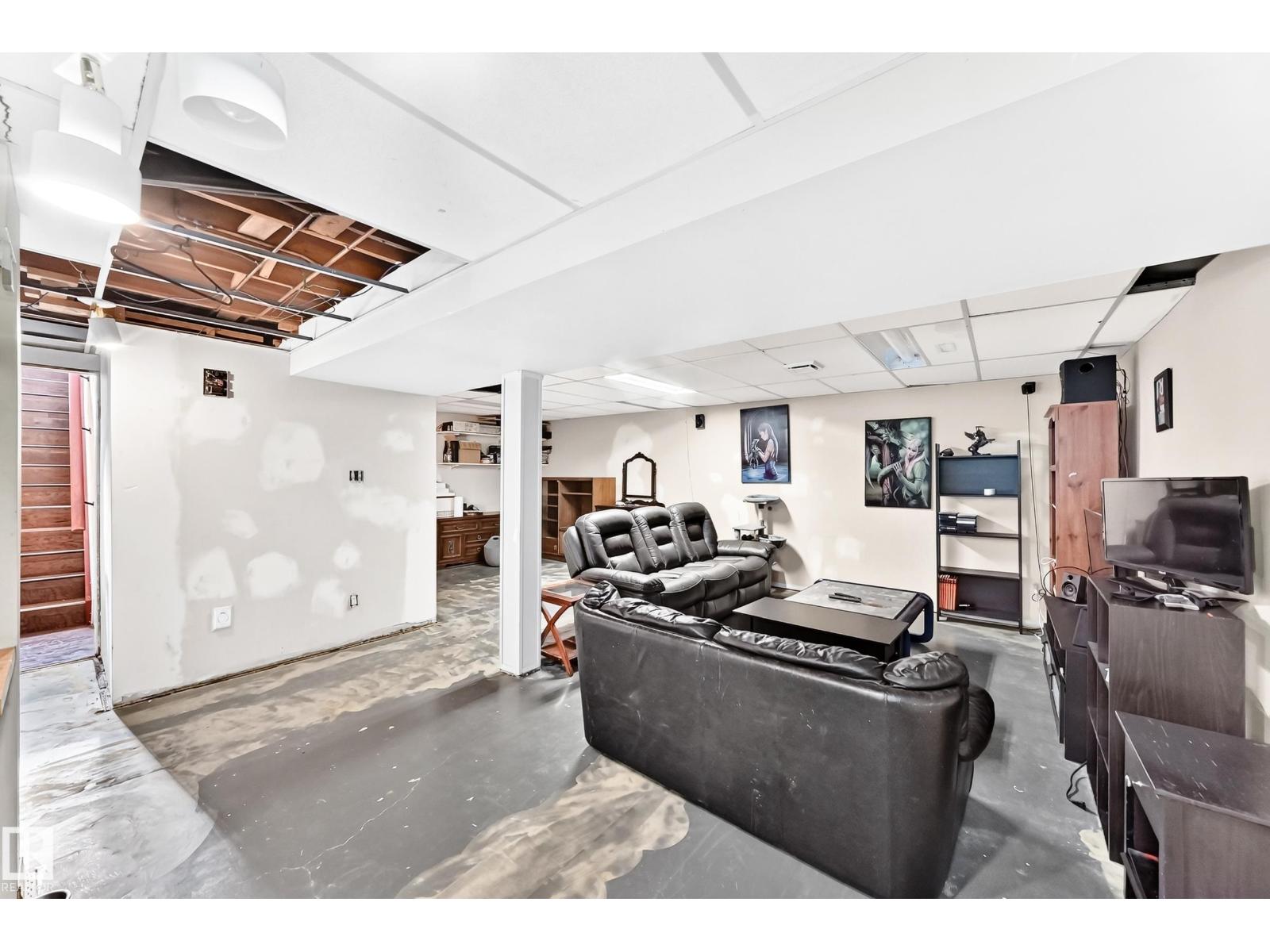 2415 145 AV NW