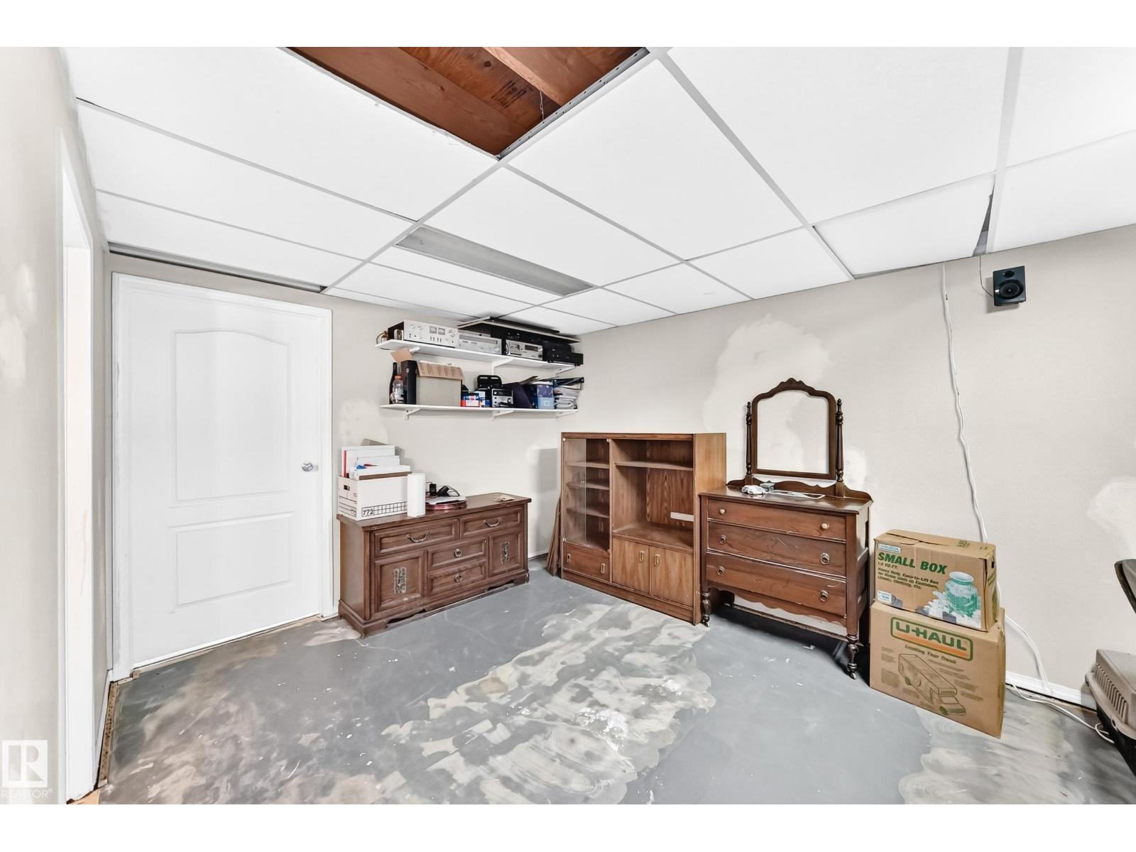 2415 145 AV NW