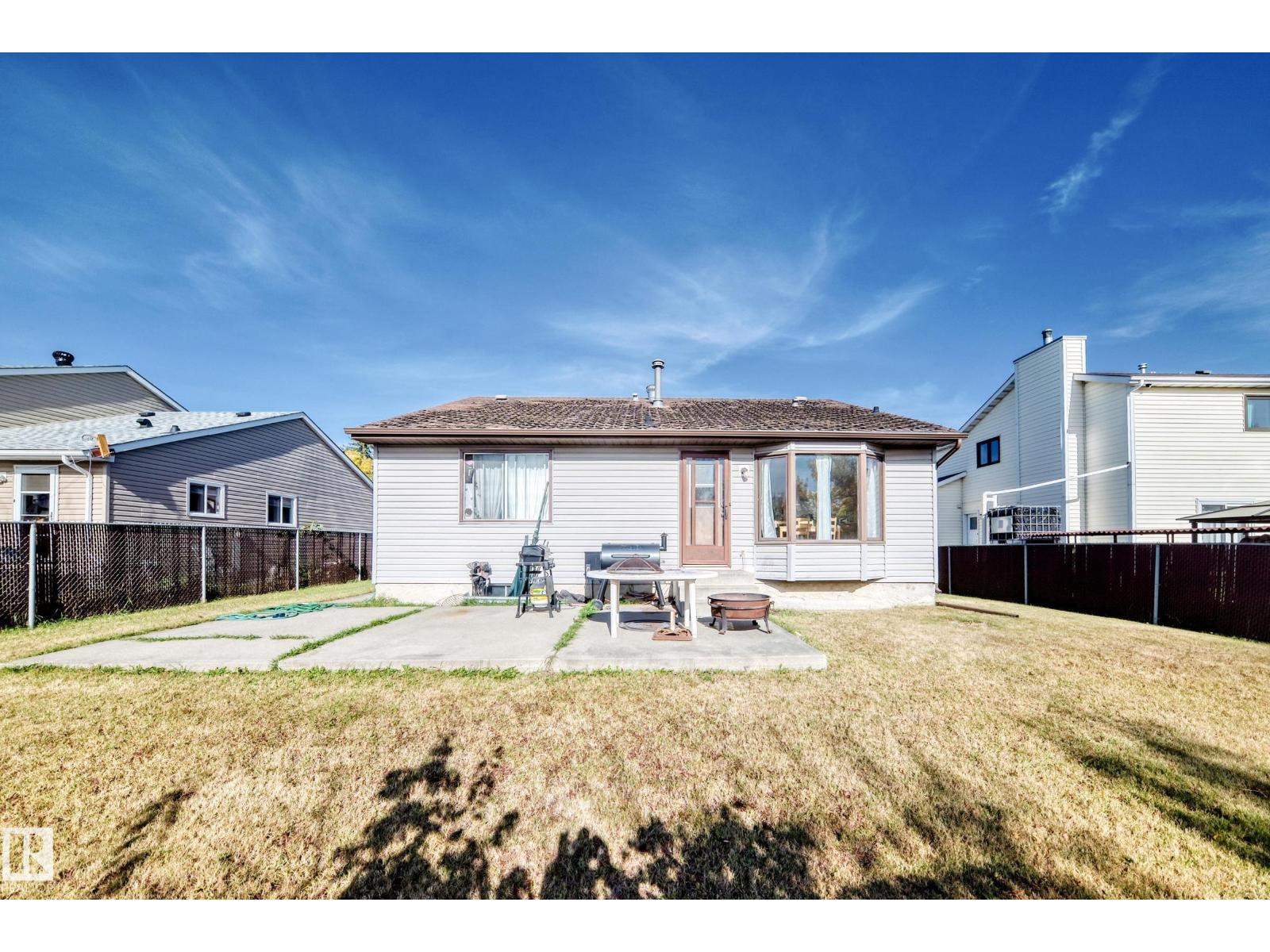 2415 145 AV NW
