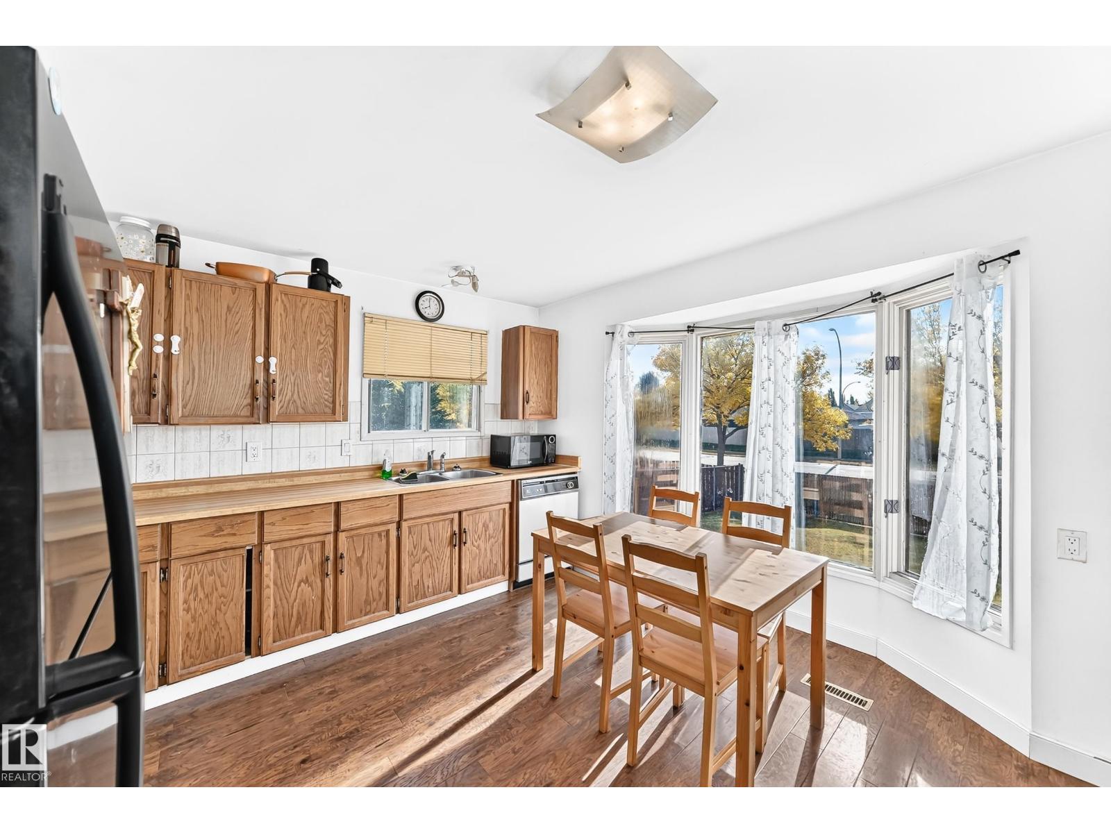 2415 145 AV NW