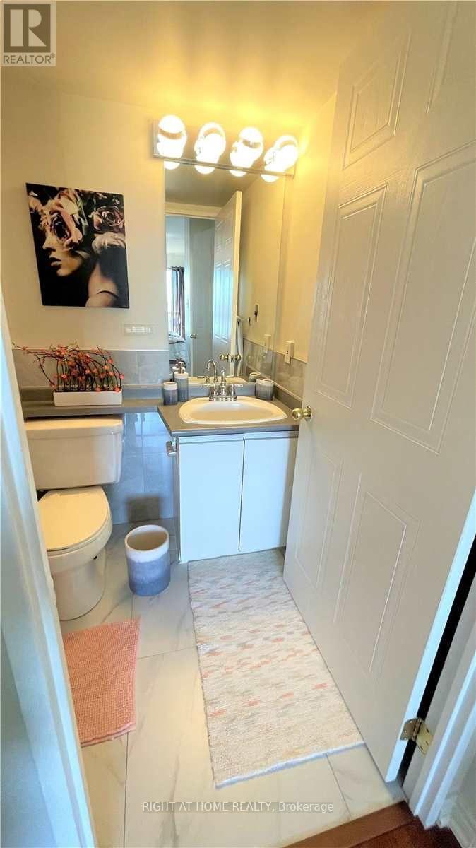 1470 Midland Avenue, Toronto, Ontario  M1P 4Z4 - Photo 6 - E13879774