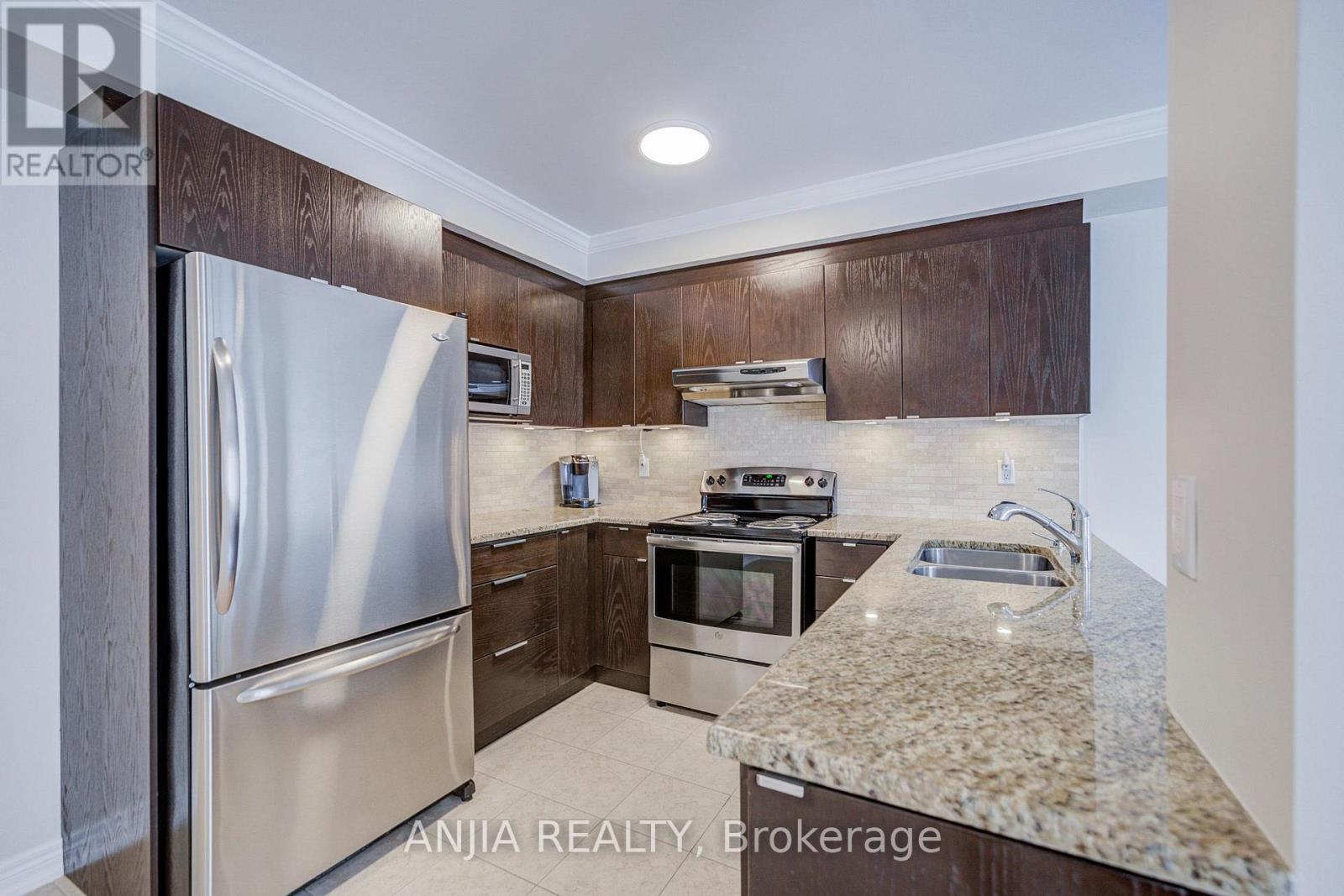6 Expedition Crescent, Whitchurch-Stouffville, Ontario  L4A 0T1 - Photo 11 - N13879712