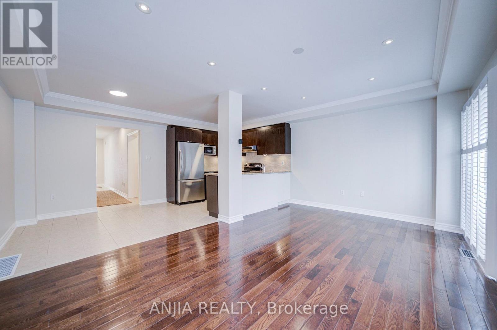 6 Expedition Crescent, Whitchurch-Stouffville, Ontario  L4A 0T1 - Photo 18 - N13879712