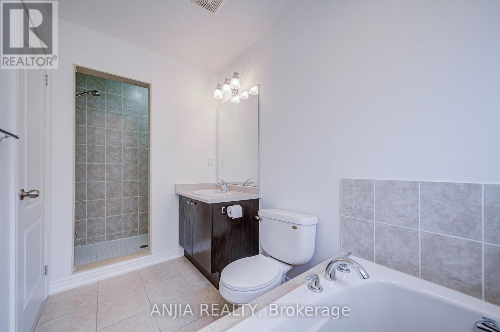 6 Expedition Crescent, Whitchurch-Stouffville, Ontario  L4A 0T1 - Photo 27 - N13879712