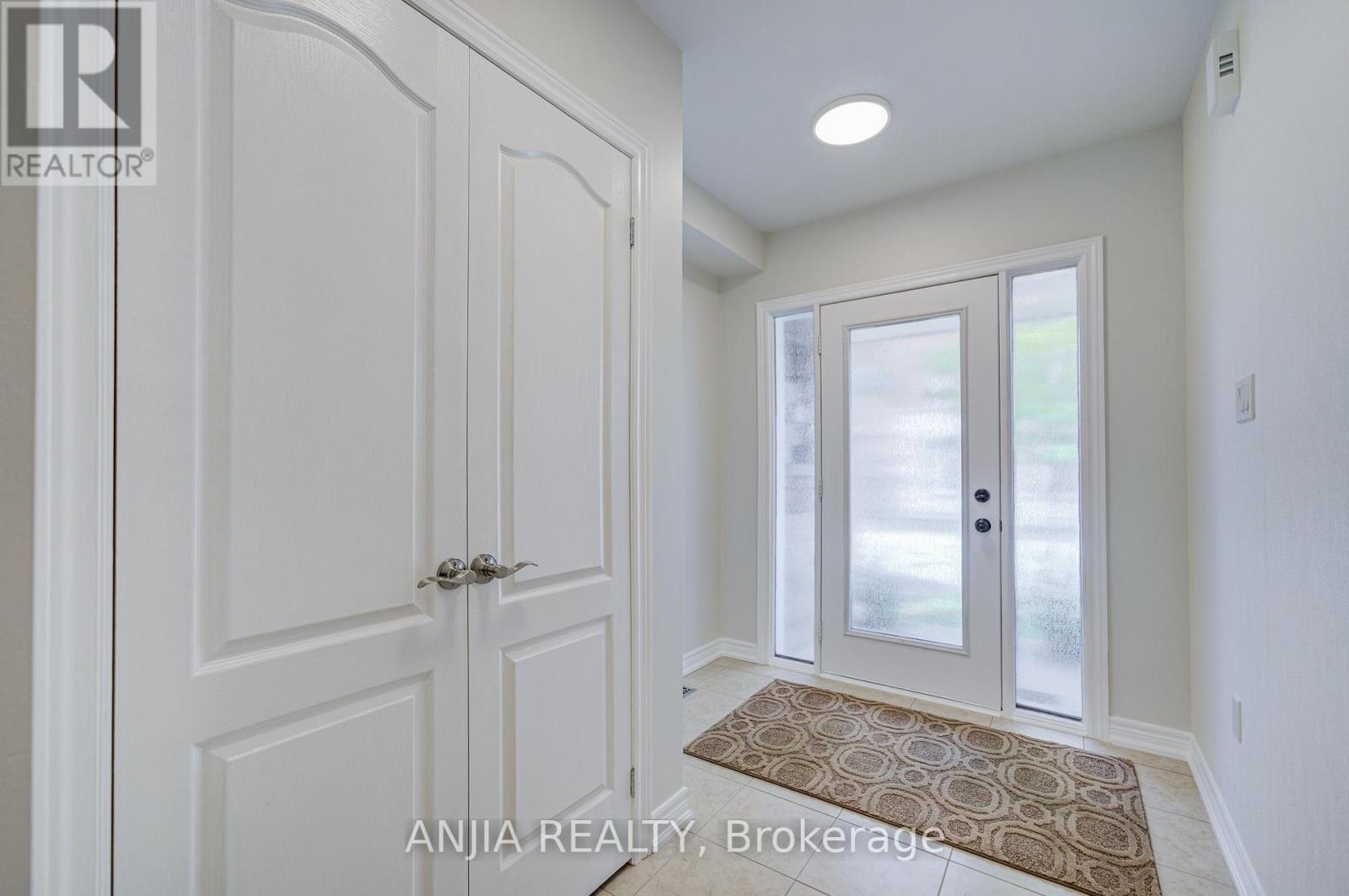6 Expedition Crescent, Whitchurch-Stouffville, Ontario  L4A 0T1 - Photo 4 - N13879712