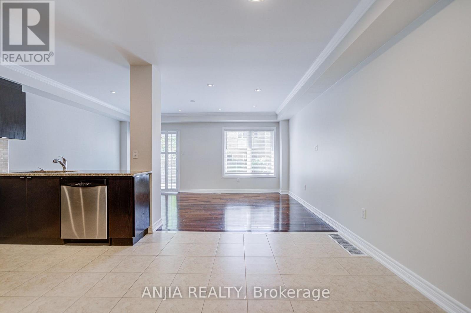 6 Expedition Crescent, Whitchurch-Stouffville, Ontario  L4A 0T1 - Photo 8 - N13879712