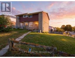 102 THE COUNTRY WAY, Kitchener, Ontario