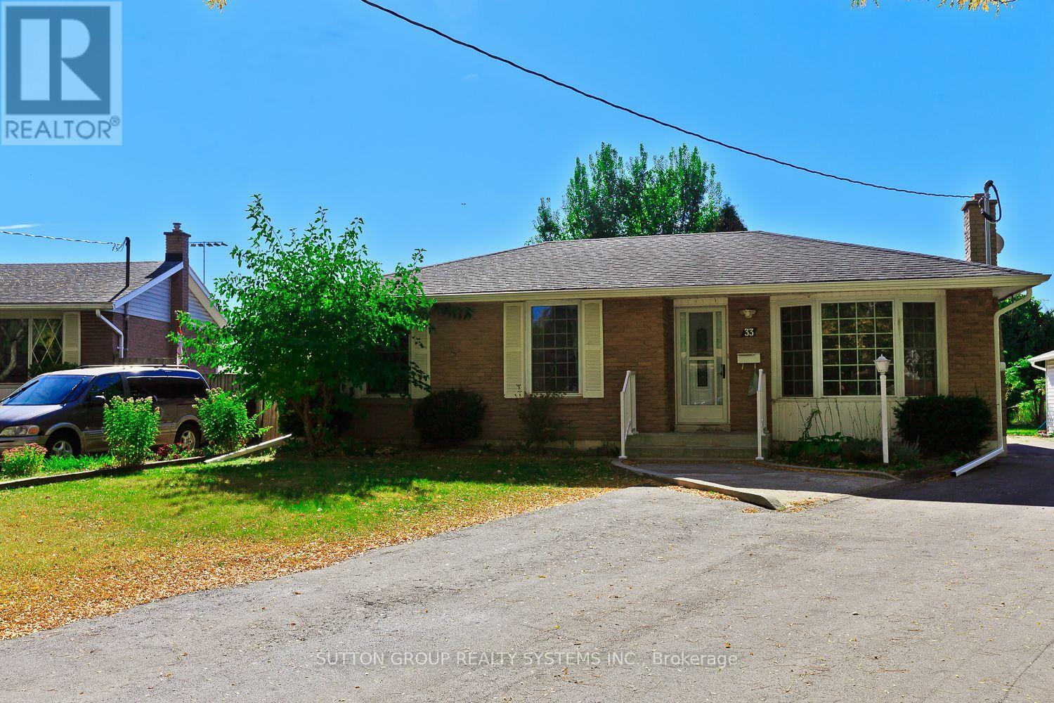 40 Jacobson Avenue, St. Catharines, Ontario  L2T 2Z7 - Photo 3 - X13879716