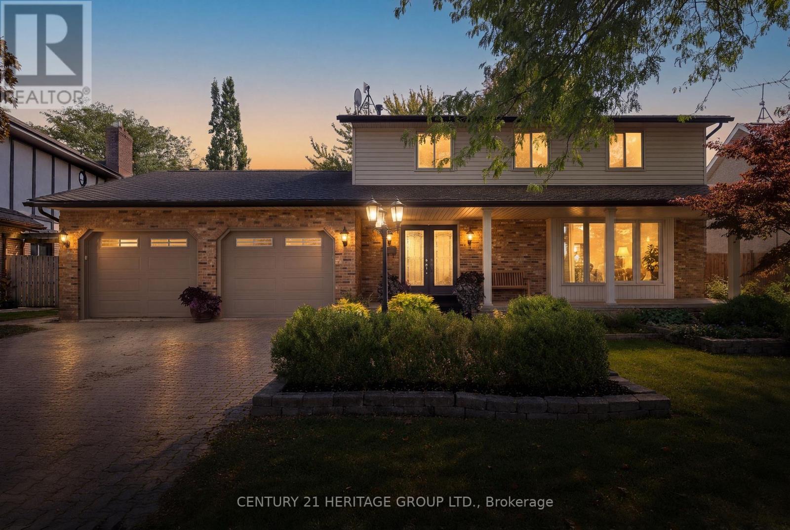 121 SOUTH RIVERVIEW DRIVE, Amherstburg, Ontario