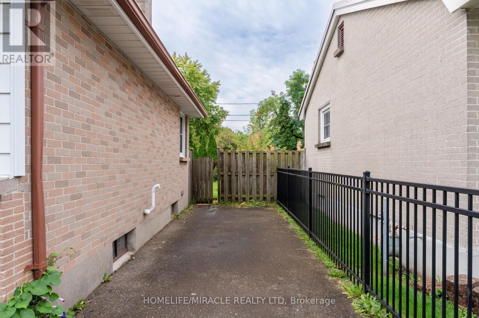 104 Queenston Crescent, London East, Ontario  N5W 1N6 - Photo 6 - X13847822