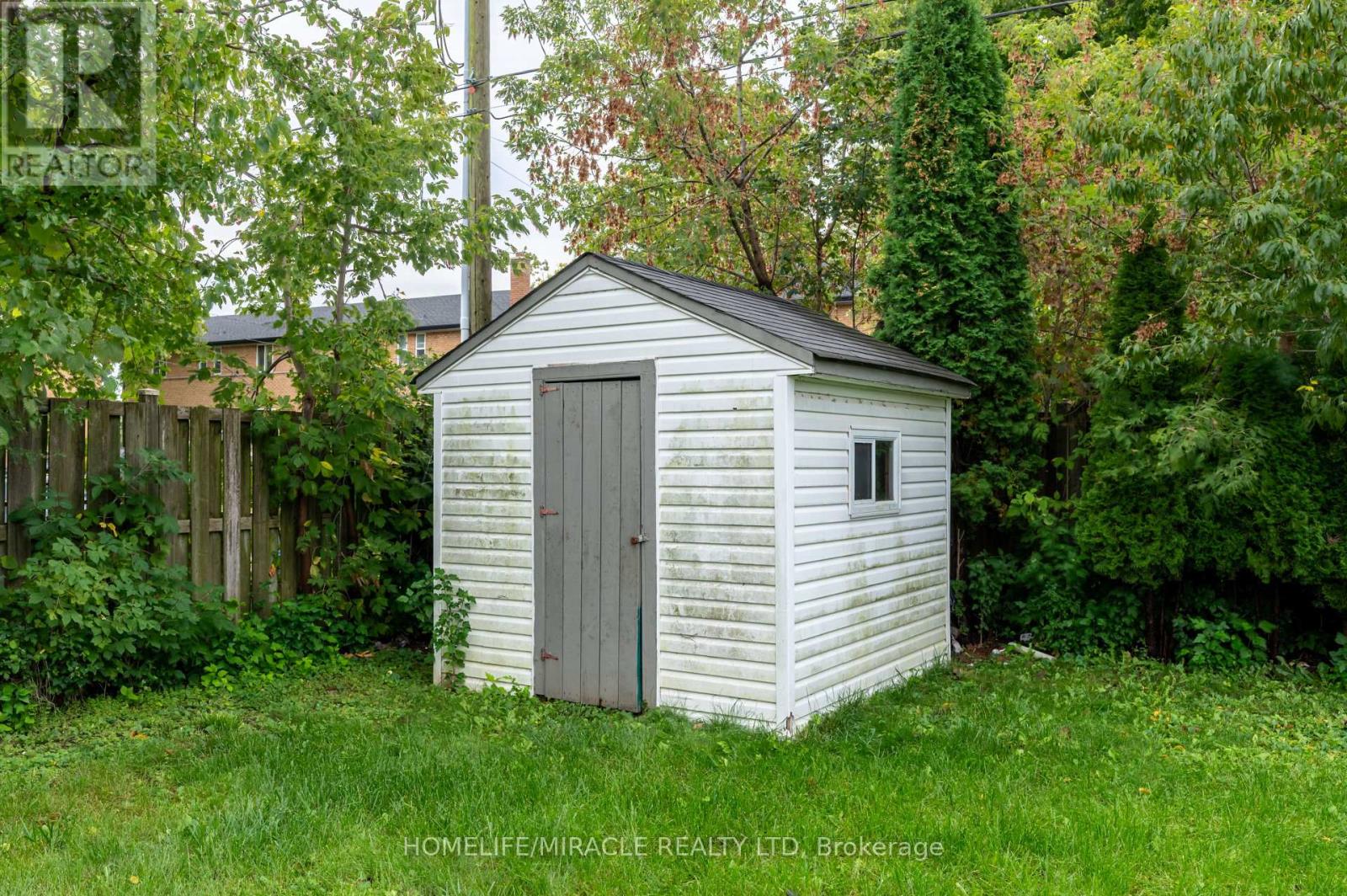 104 Queenston Crescent, London East, Ontario  N5W 1N6 - Photo 8 - X13847822