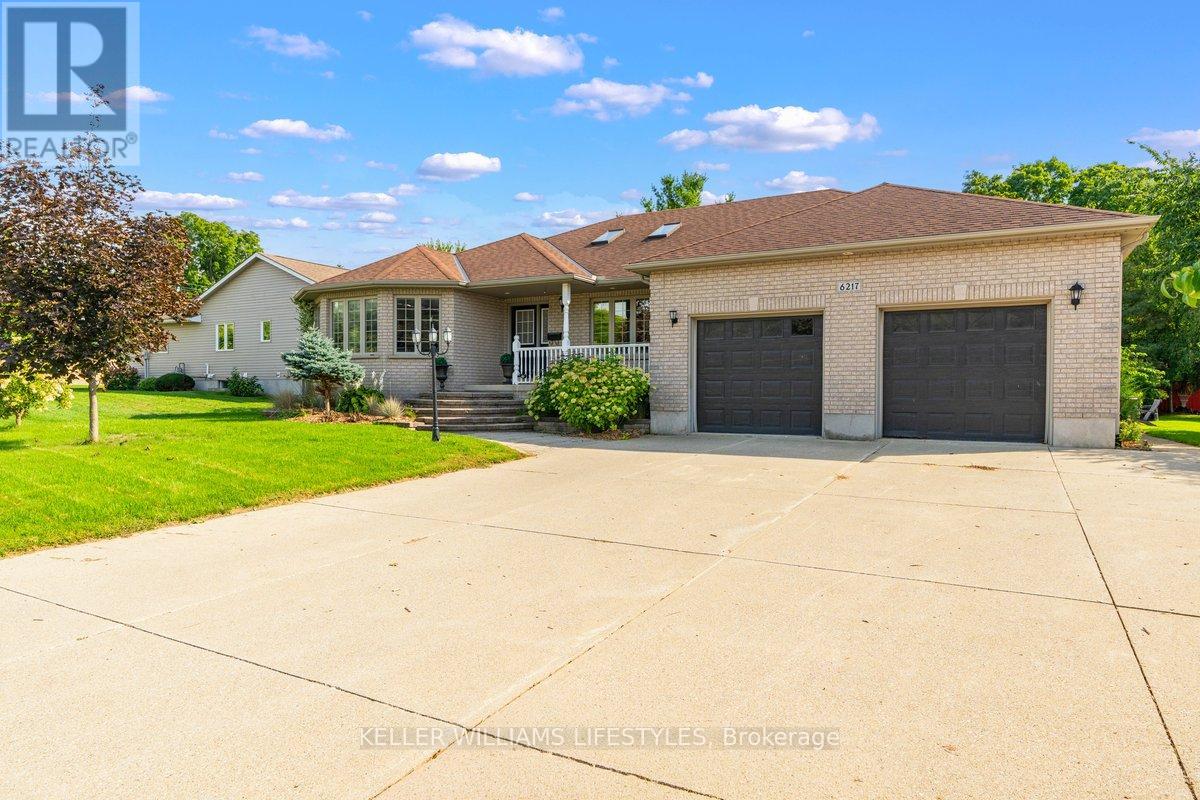 6217 Townsend Line, Lambton Shores, Ontario  N0N 1J0 - Photo 3 - X13879852