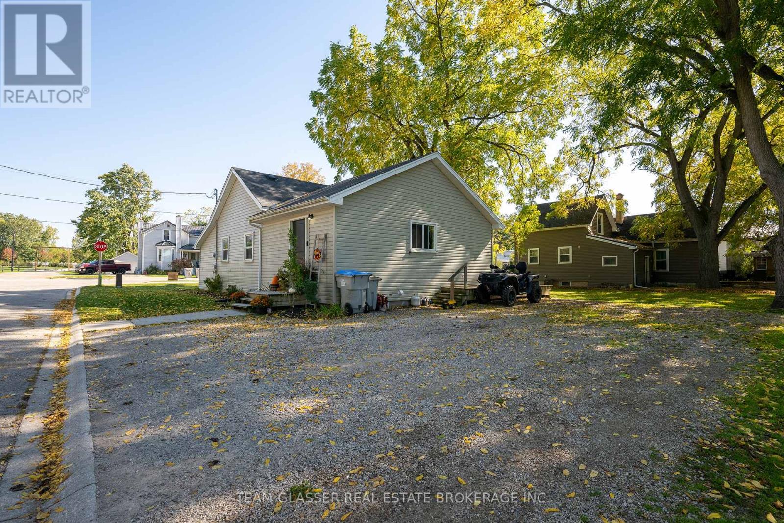 301 Main Street, North Middlesex, Ontario  N0M 2K0 - Photo 4 - X13879876