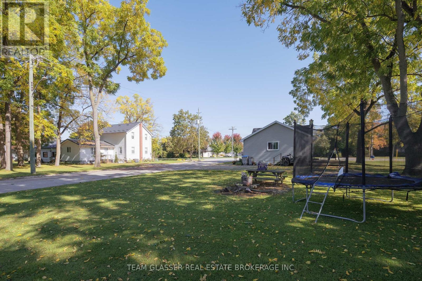 301 Main Street, North Middlesex, Ontario  N0M 2K0 - Photo 6 - X13879876