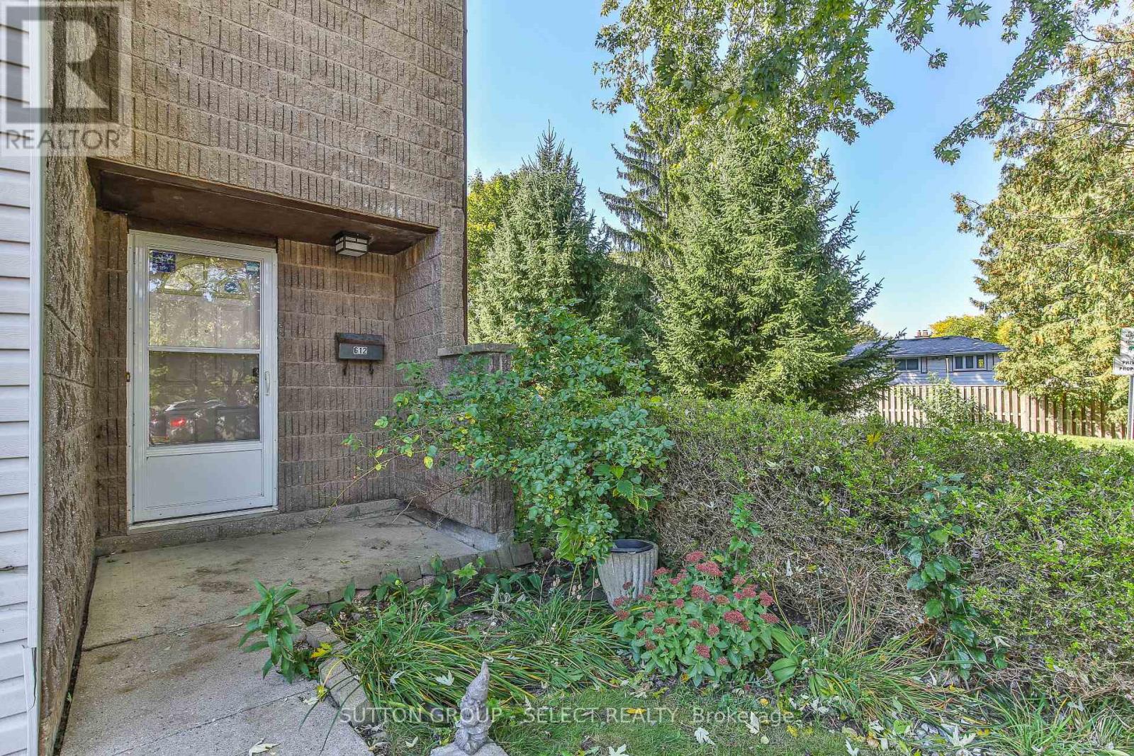 612 Wilkins Street, London South, Ontario  N6C 4Z4 - Photo 4 - X13879932