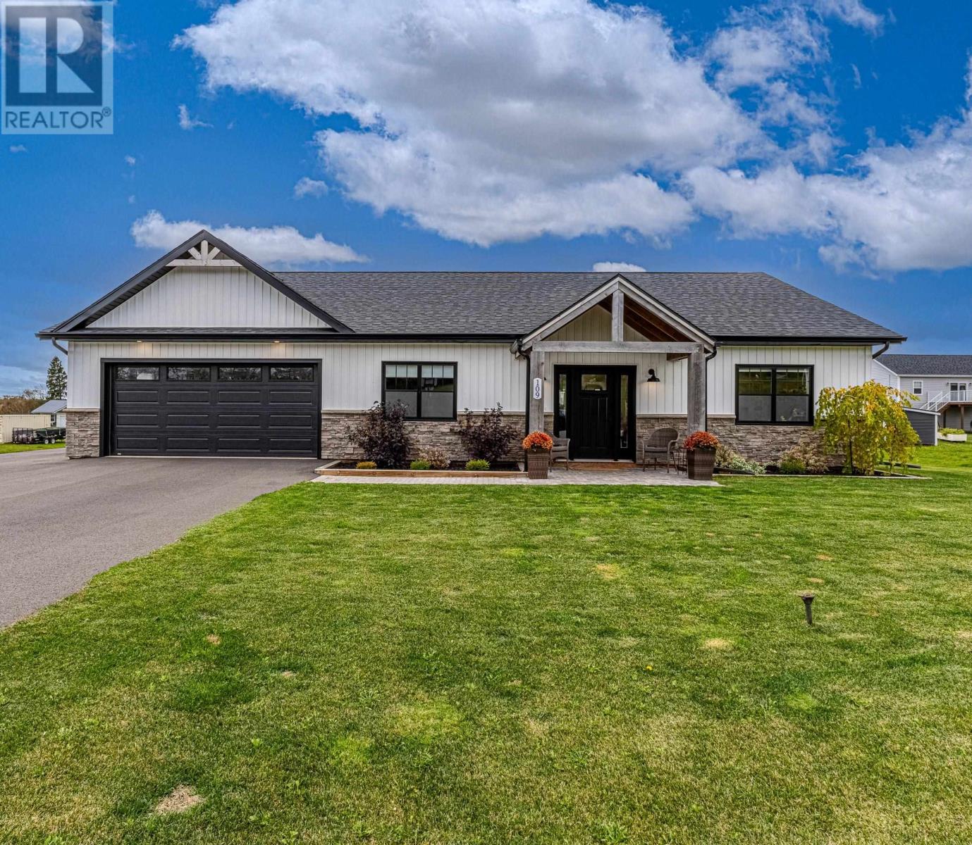 109 Waters Edge Lane, Cornwall, Prince Edward Island  C0A 1H4 - Photo 2 - 202625517