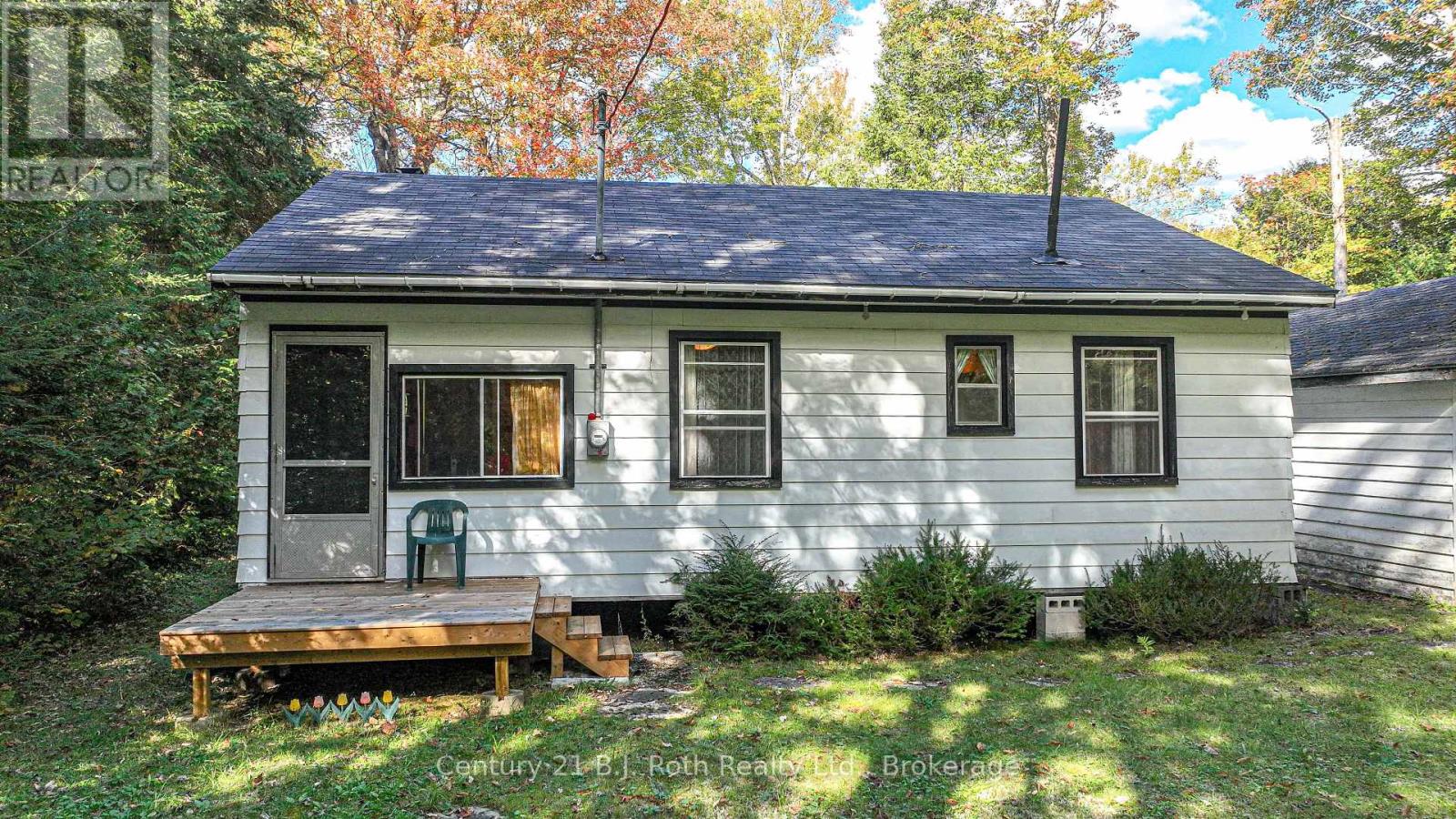 6571 Pioneer Village Lane, Ramara, Ontario  L0K 1W0 - Photo 1 - S13879860