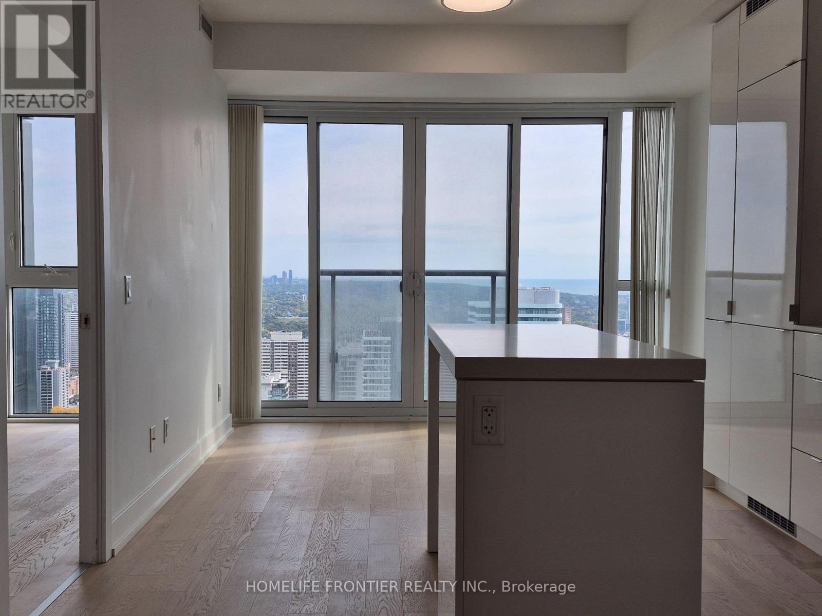 5007 - 7 Grenville Street, Toronto, Ontario  M4Y 0E9 - Photo 2 - C13879942