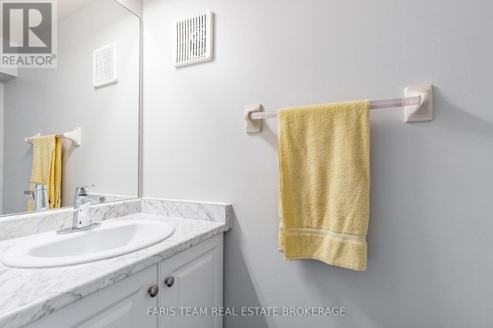 41 Seymour Crescent, Barrie (Holly), Ontario  L4N 8N4 - Photo 9 - S13879896