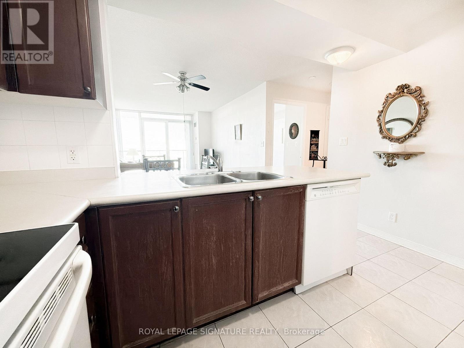 902 - 4879 Kimbermount Avenue, Mississauga, Ontario  L5M 7R9 - Photo 31 - W13876336