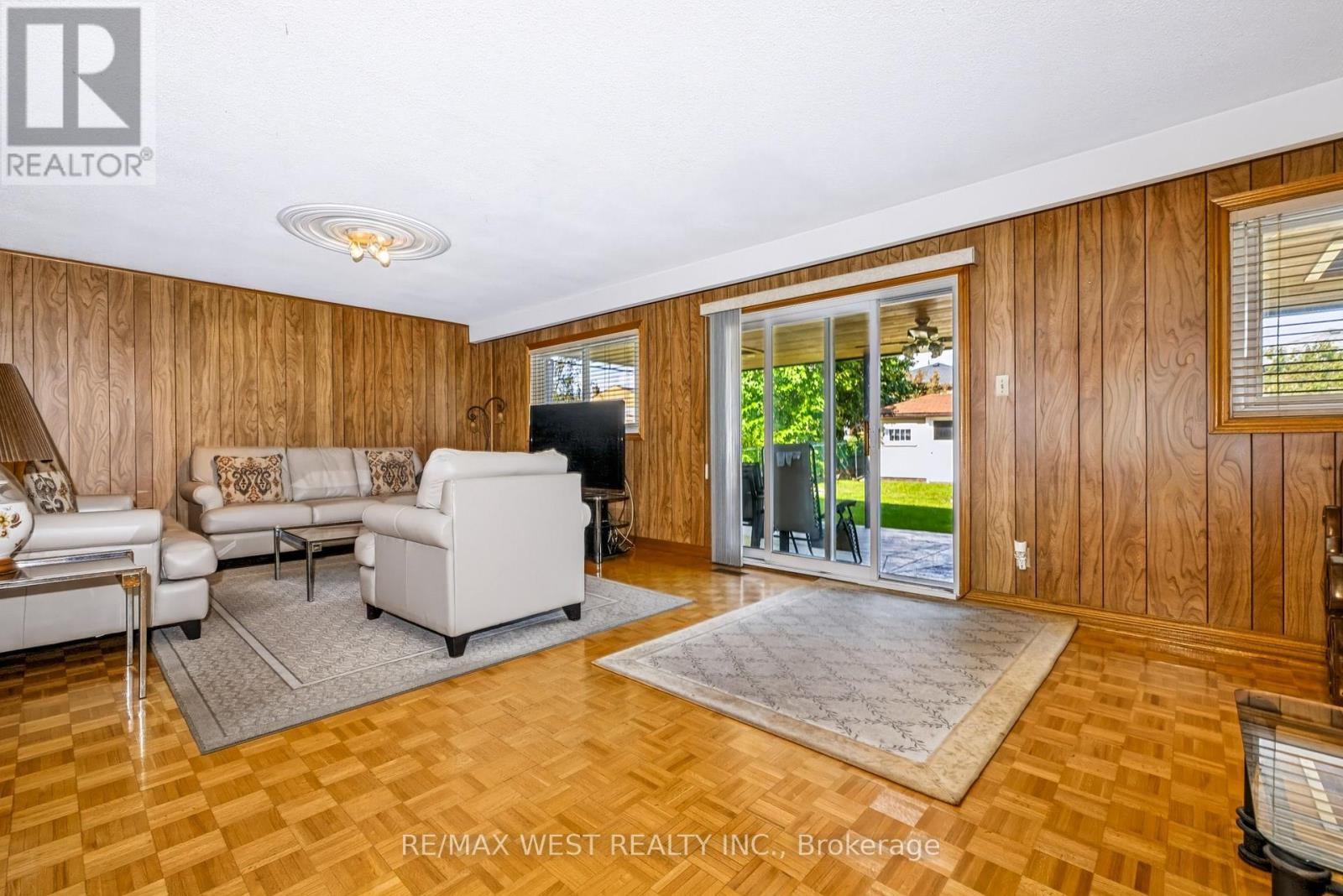 254 Maple Leaf Drive, Toronto, Ontario  M6L 1P1 - Photo 11 - W13879872