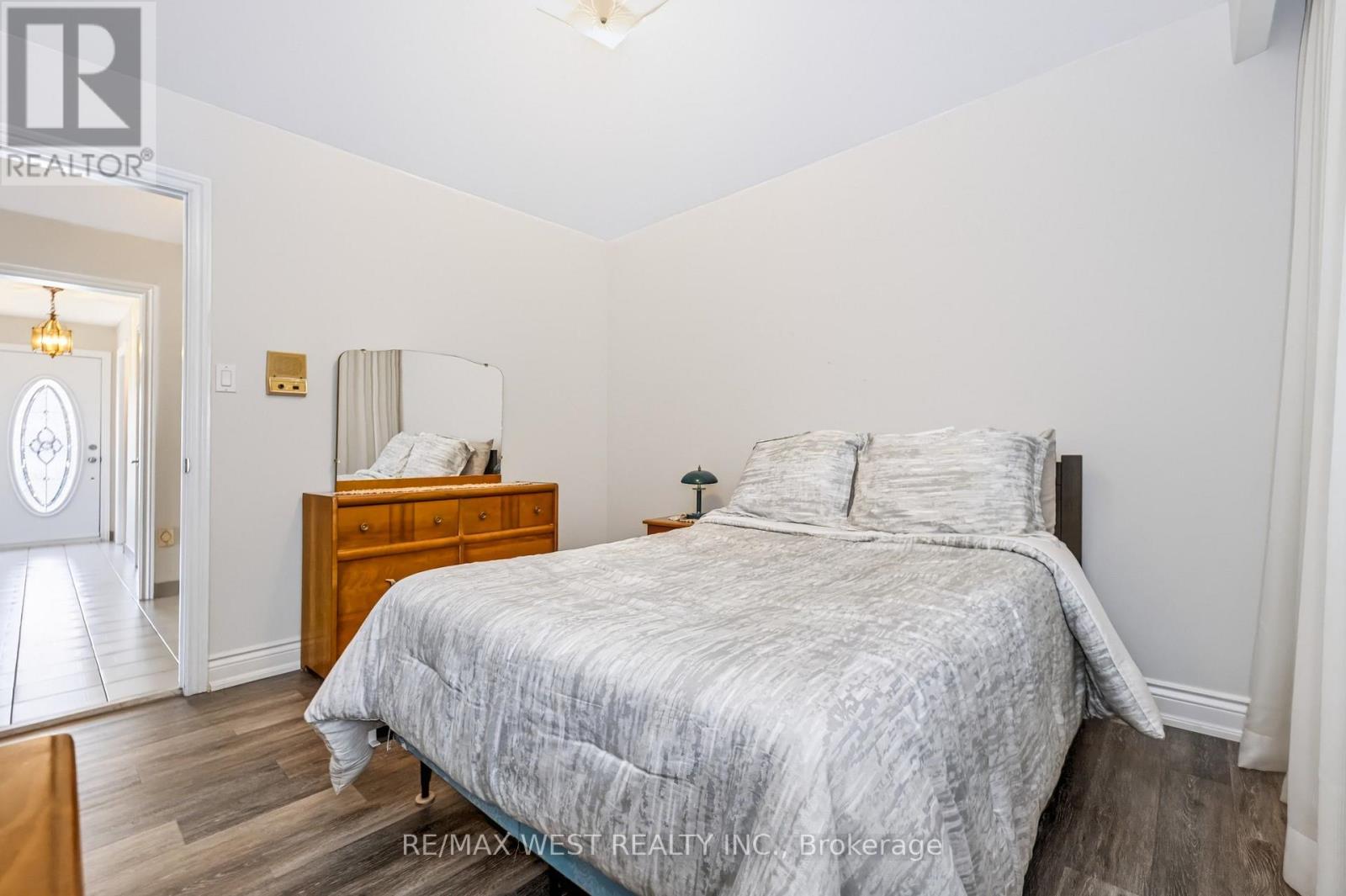 254 Maple Leaf Drive, Toronto, Ontario  M6L 1P1 - Photo 14 - W13879872
