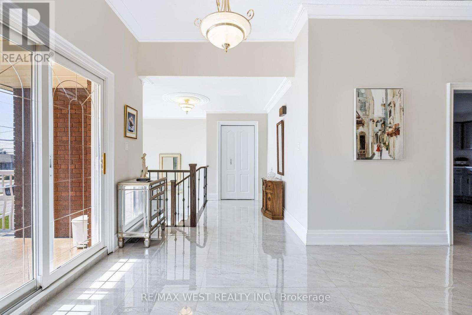 254 Maple Leaf Drive, Toronto, Ontario  M6L 1P1 - Photo 24 - W13879872