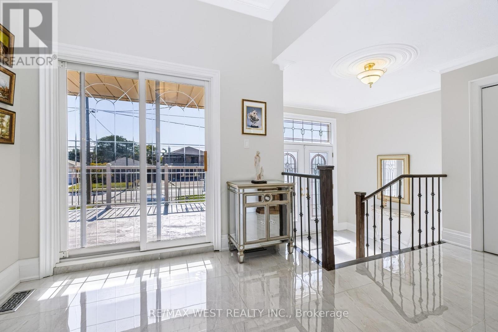254 Maple Leaf Drive, Toronto, Ontario  M6L 1P1 - Photo 25 - W13879872
