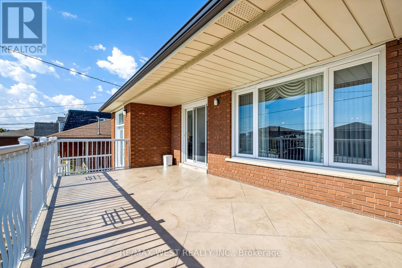 254 Maple Leaf Drive, Toronto, Ontario  M6L 1P1 - Photo 27 - W13879872