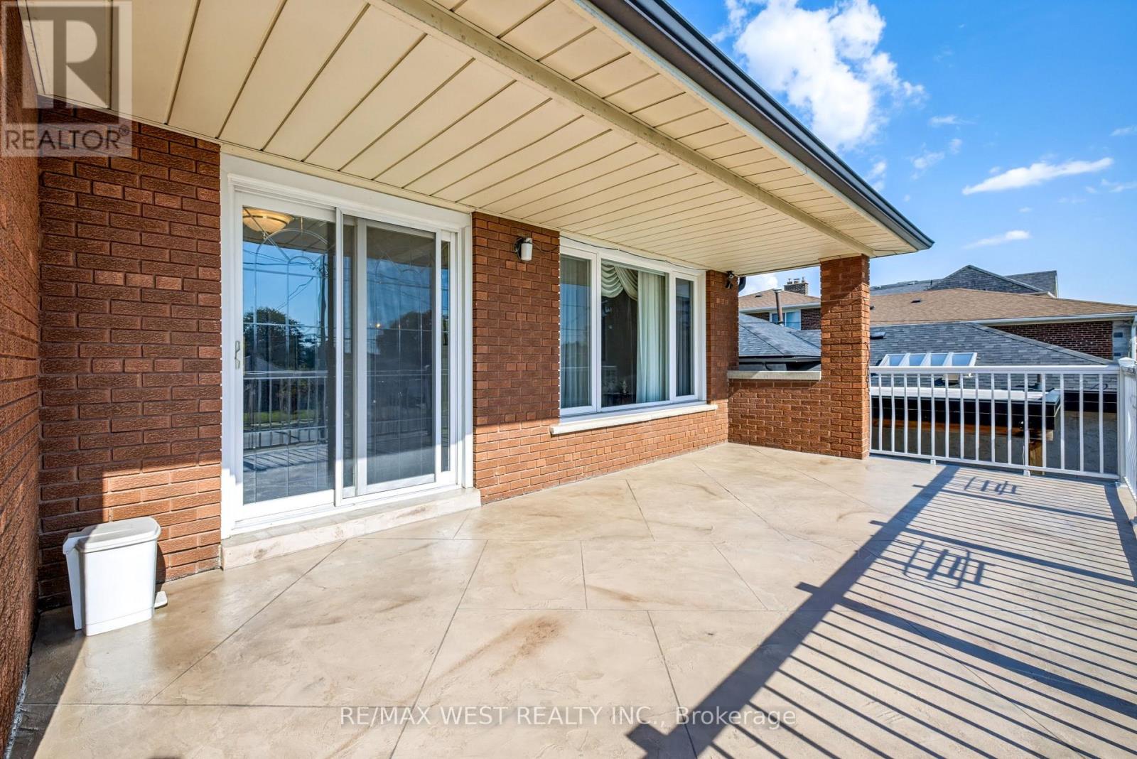 254 Maple Leaf Drive, Toronto, Ontario  M6L 1P1 - Photo 28 - W13879872
