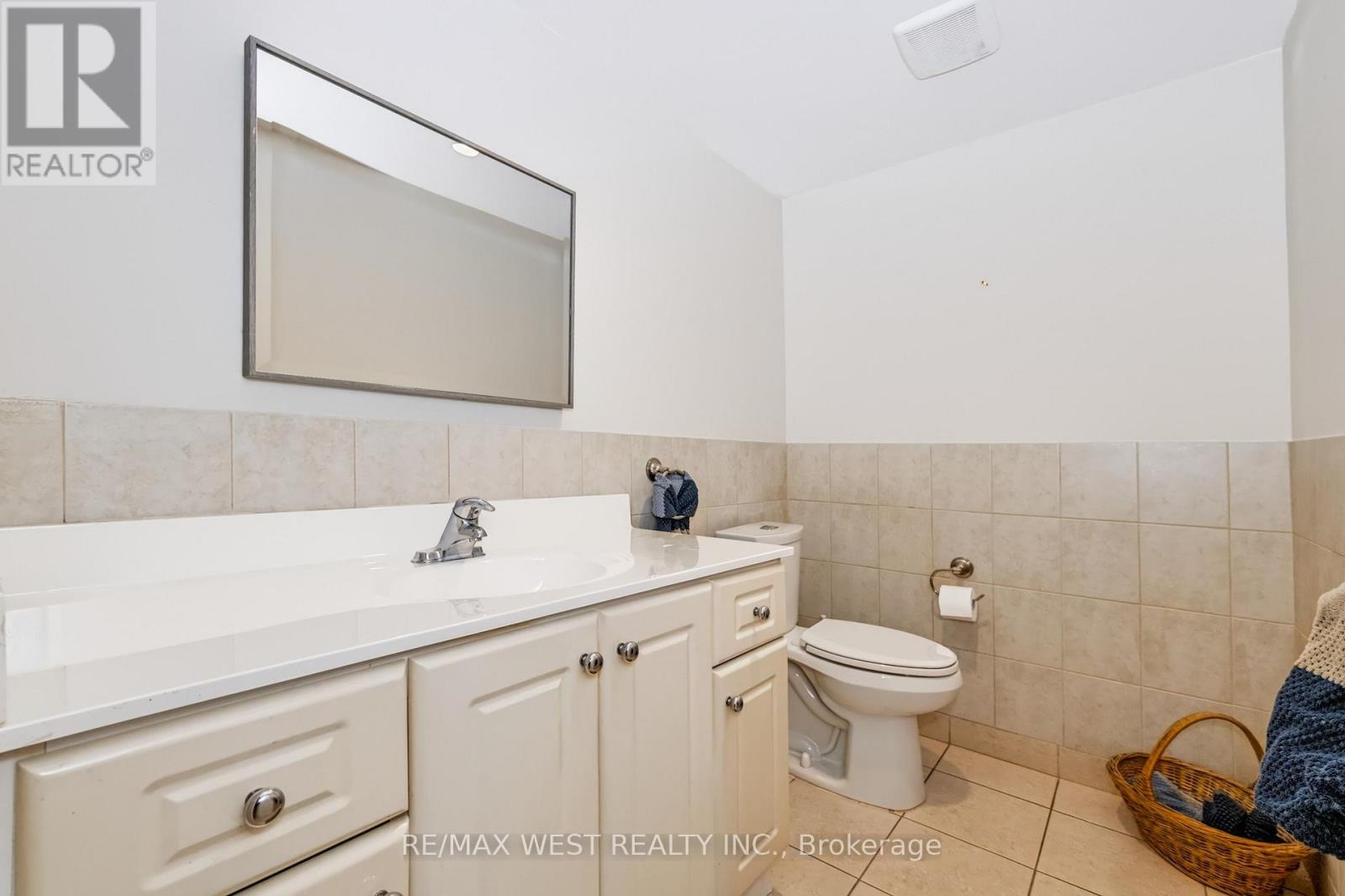 254 Maple Leaf Drive, Toronto, Ontario  M6L 1P1 - Photo 37 - W13879872