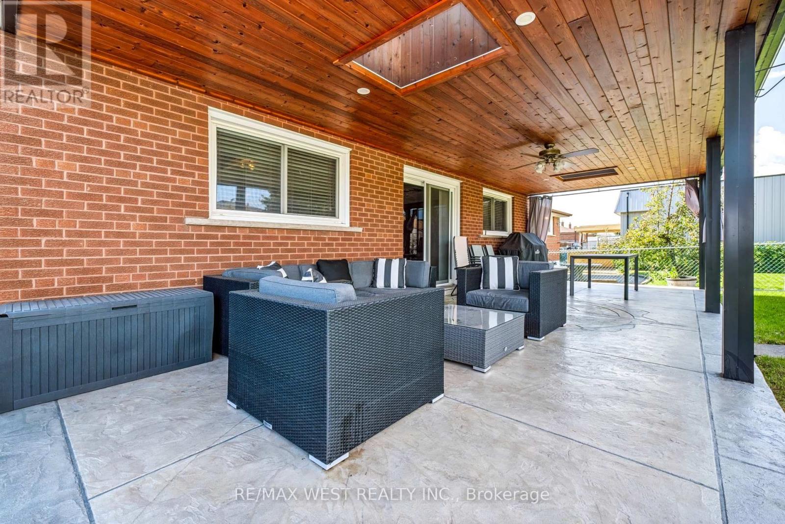 254 Maple Leaf Drive, Toronto, Ontario  M6L 1P1 - Photo 42 - W13879872