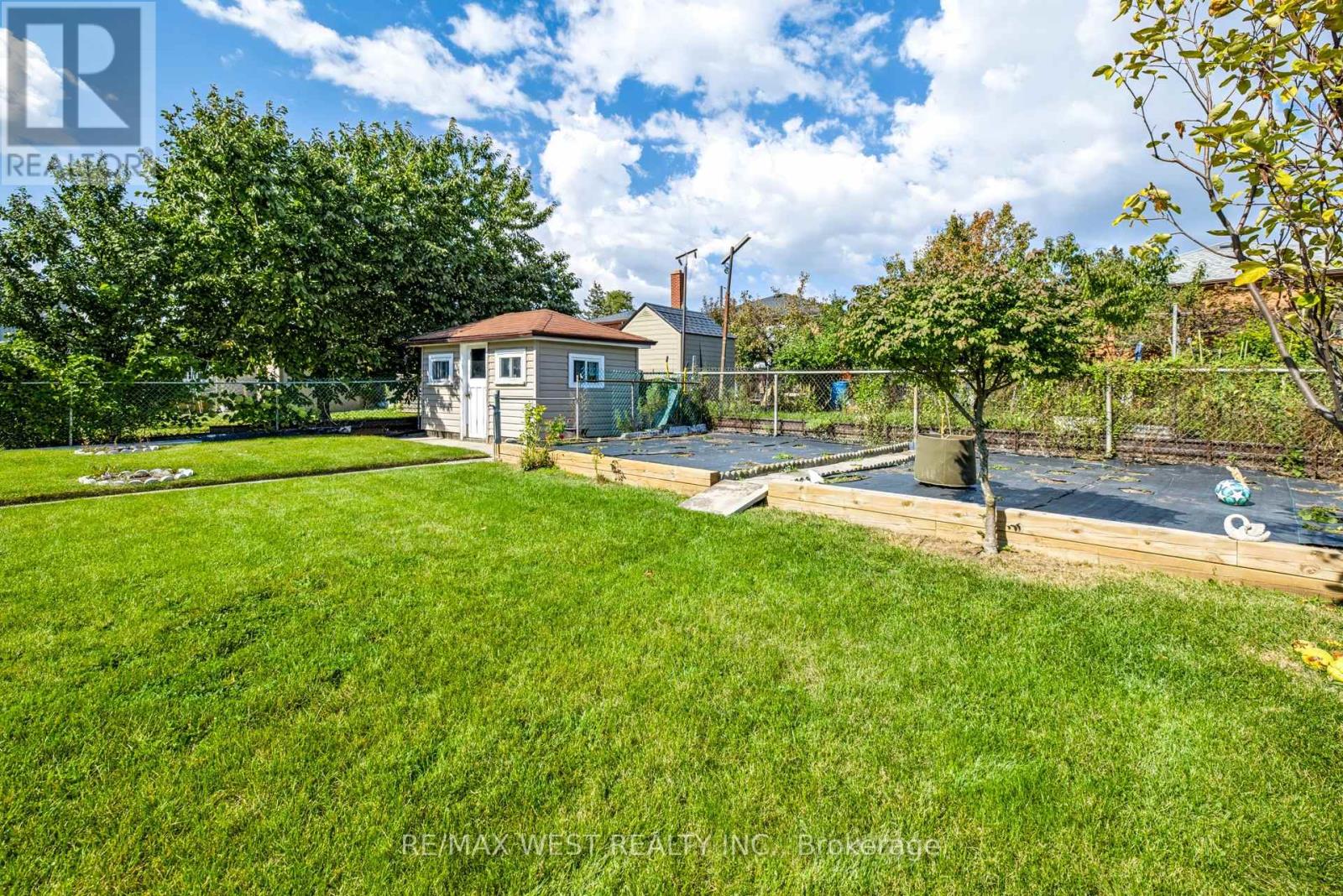 254 Maple Leaf Drive, Toronto, Ontario  M6L 1P1 - Photo 44 - W13879872