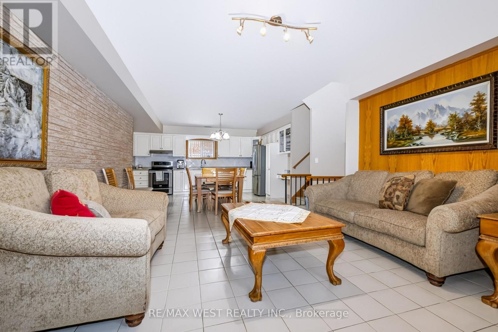 254 Maple Leaf Drive, Toronto, Ontario  M6L 1P1 - Photo 5 - W13879872