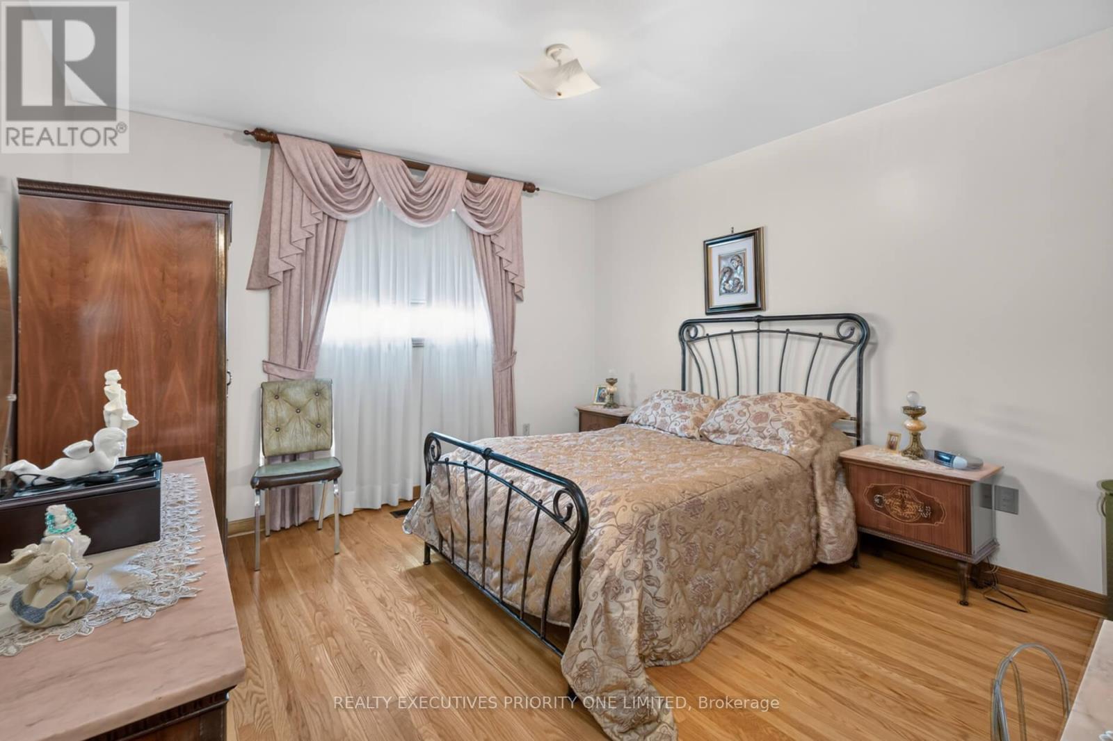 355 Glen Park Avenue, Toronto, Ontario  M6B 2E6 - Photo 13 - W13879888