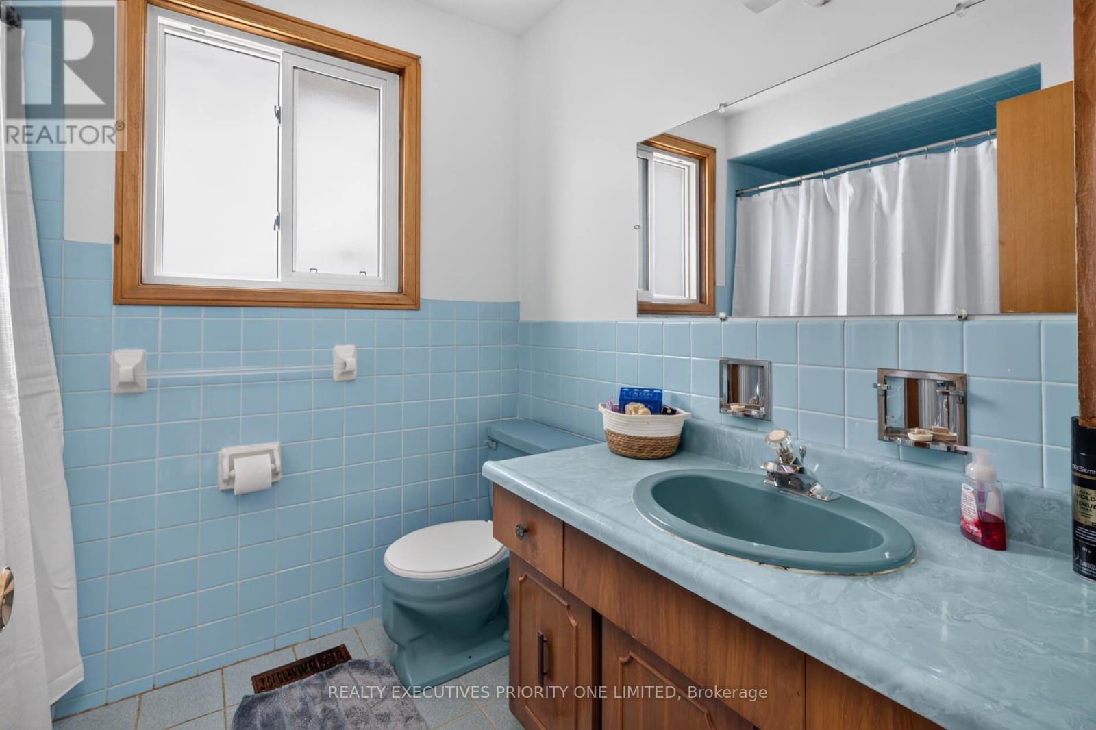 355 Glen Park Avenue, Toronto, Ontario  M6B 2E6 - Photo 14 - W13879888