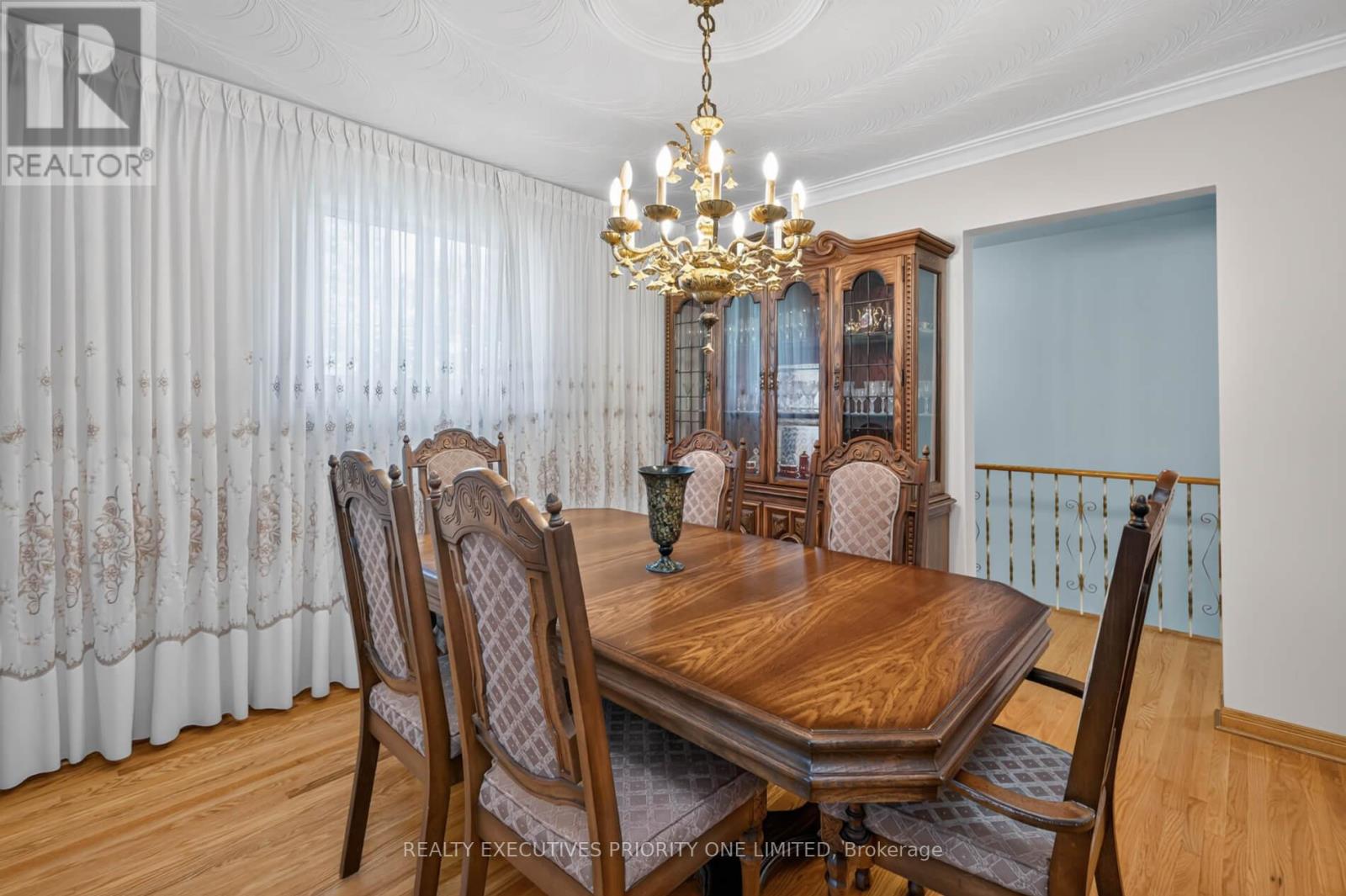 355 Glen Park Avenue, Toronto, Ontario  M6B 2E6 - Photo 8 - W13879888
