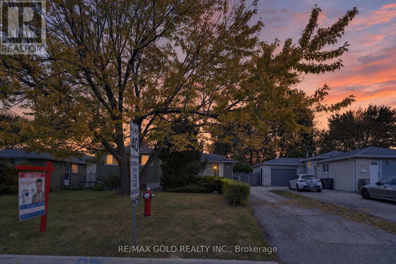 129 FOLKSTONE CRESCENT, Brampton, Ontario