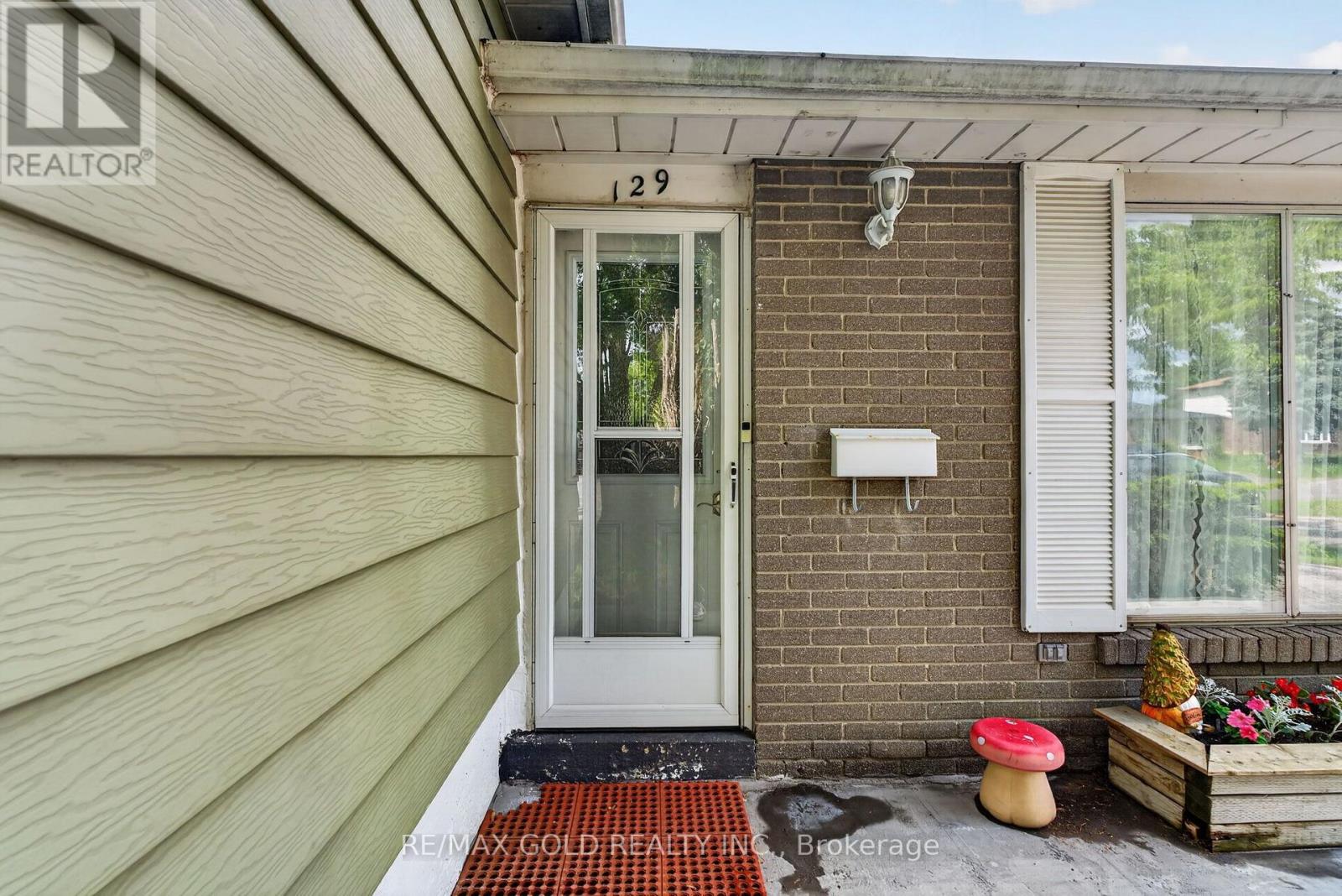 129 Folkstone Crescent, Brampton, Ontario  L6T 3M6 - Photo 6 - W13879904