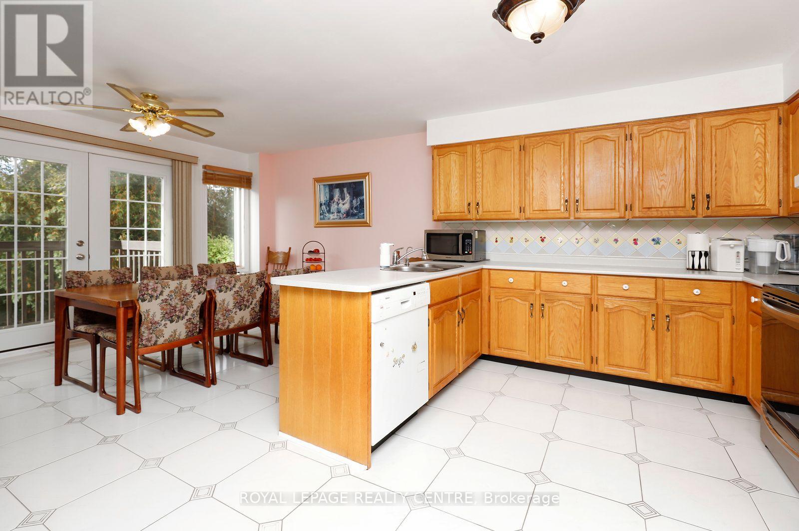 5680 Oldcastle Crescent, Mississauga, Ontario  L5M 4X5 - Photo 9 - W13879908