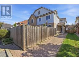 148 ROCKHAVEN LANE, Hamilton, Ontario