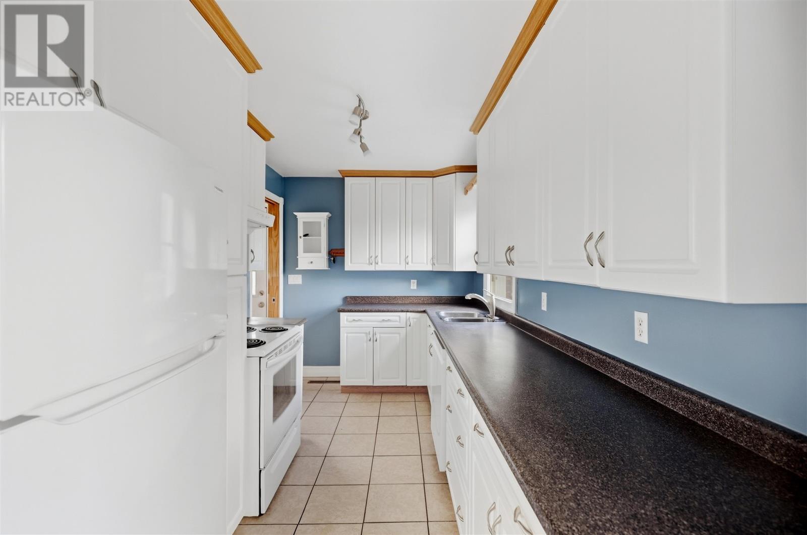 148 Cunningham Rd, Sault Ste. Marie, Ontario  P6B 1N4 - Photo 8 - SM262825