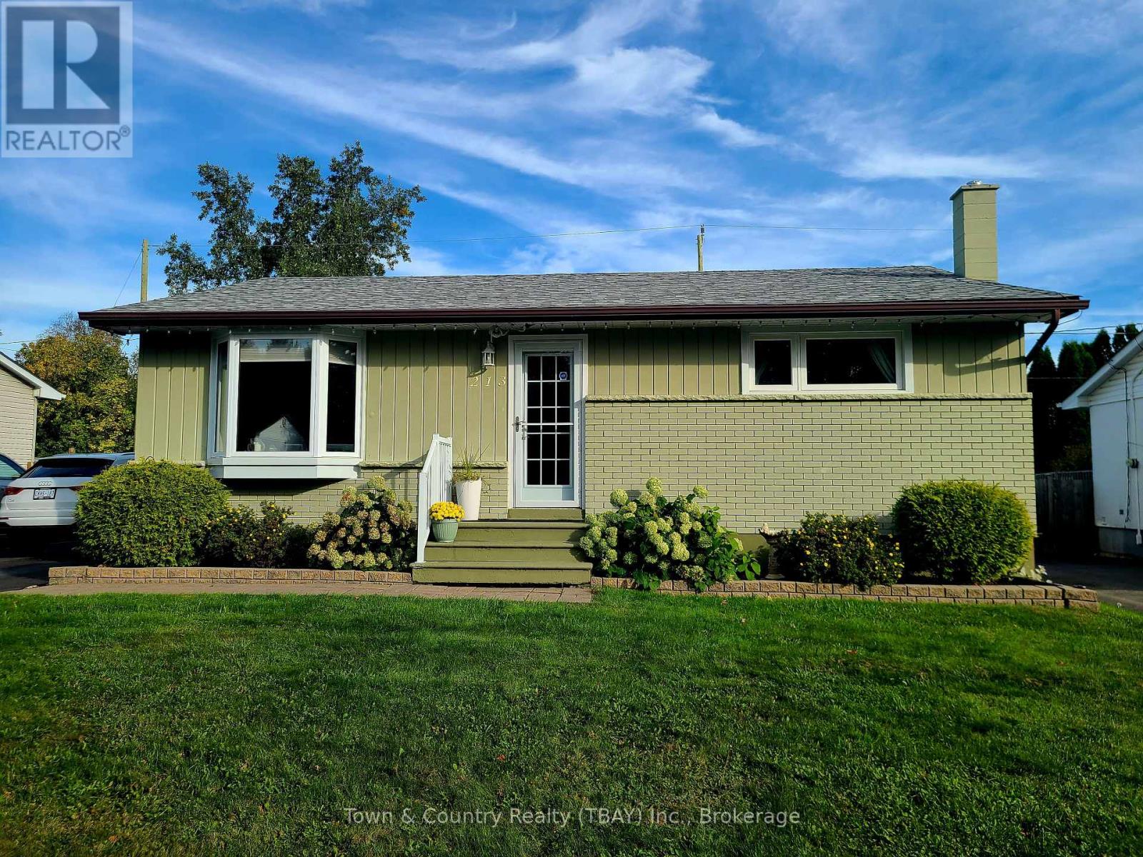 213 Cedar Avenue, Thunder Bay, Ontario  P7B 4V4 - Photo 3 - X13870640